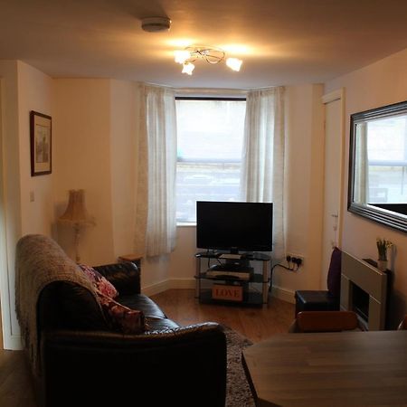 Cadame Apartment Whitby Bagian luar foto