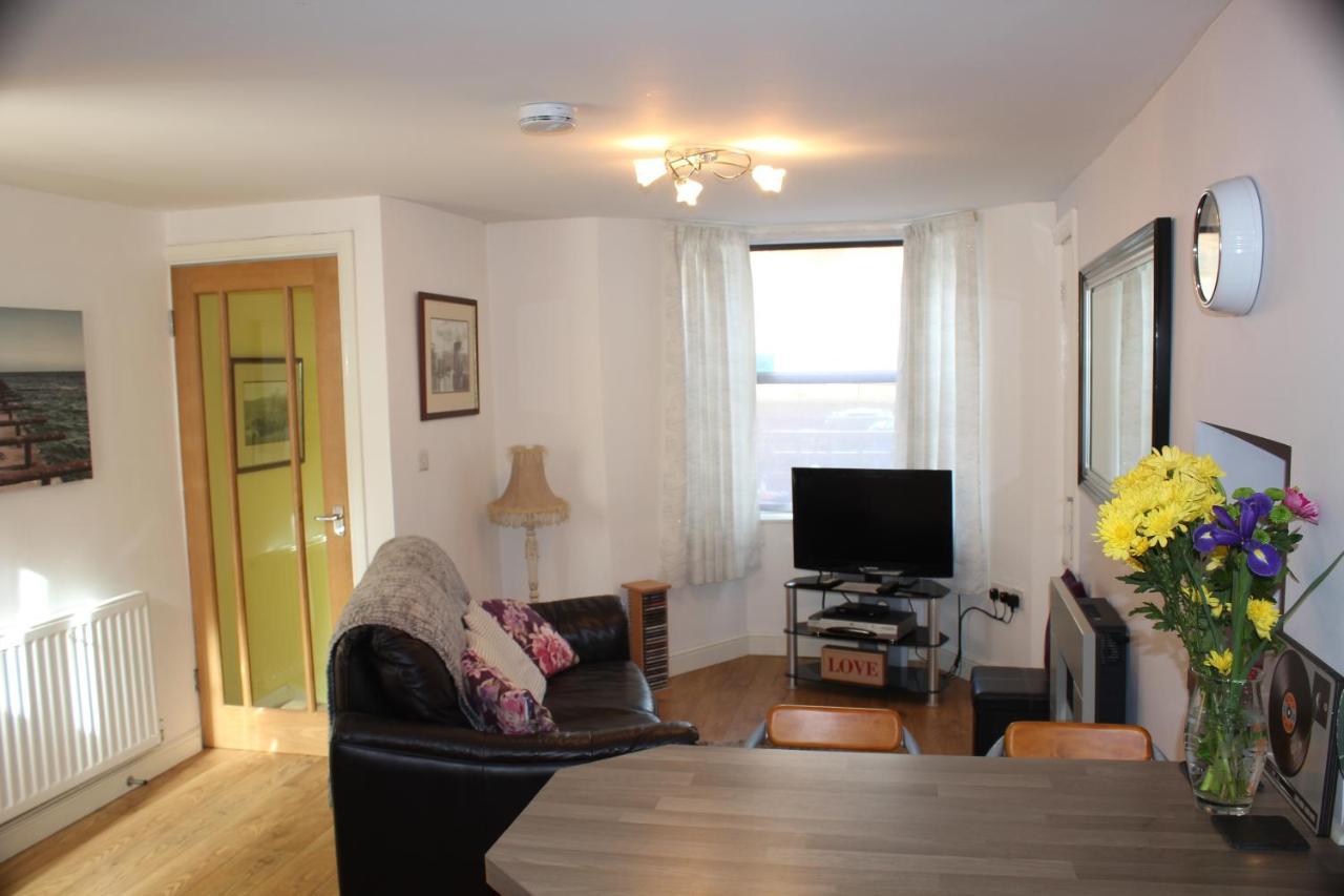 Cadame Apartment Whitby Bagian luar foto