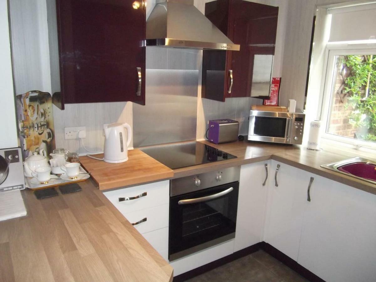 Cadame Apartment Whitby Bagian luar foto